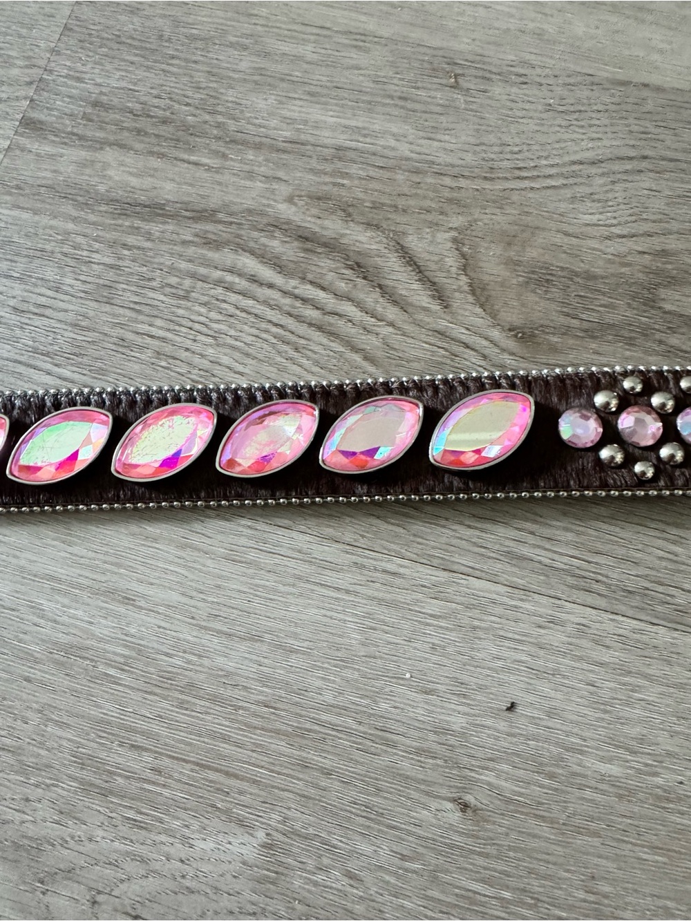 Embellished Western-Style Brown Leather Belt with Rhinestone Buckle - Picture 3 of 9